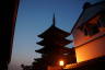 Photo ID: 057355, Below the Yasaka Pagoda (101Kb)